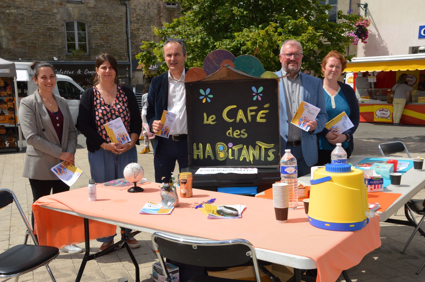 Questembert.  The “La Maison Pop'” social center goes out to meet the inhabitants