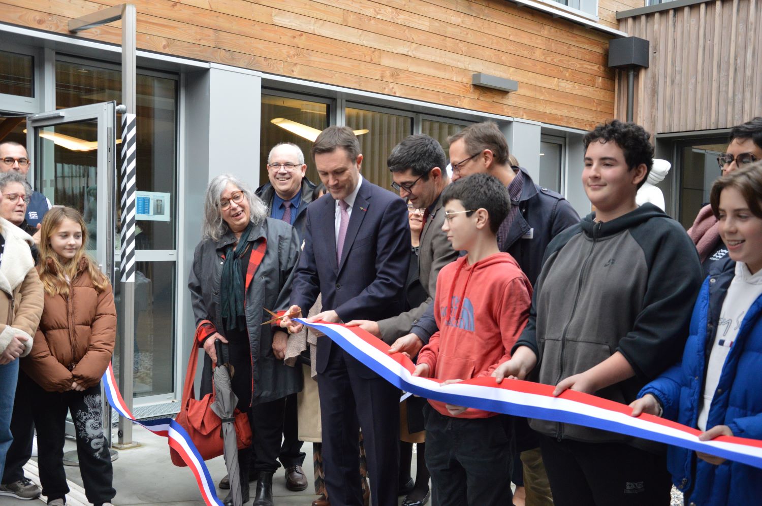 Questembert. Le nouveau collège Jean-Loup Chrétien a été inauguré - Les ...